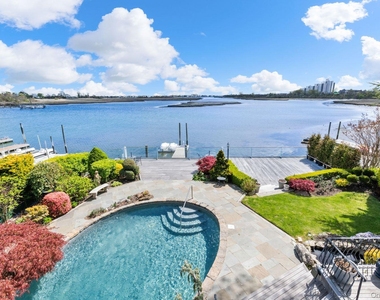 49 Harborview W - Photo Thumbnail 21