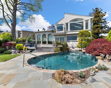 49 Harborview W - Photo Thumbnail 19