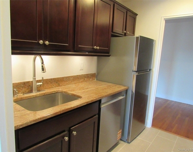 103 Gedney Street - Photo Thumbnail 5