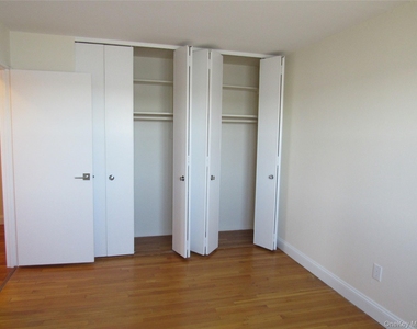 103 Gedney Street - Photo Thumbnail 9