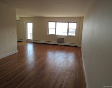 103 Gedney Street - Photo Thumbnail 7