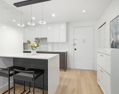 560 Halstead Avenue - Photo Thumbnail 8