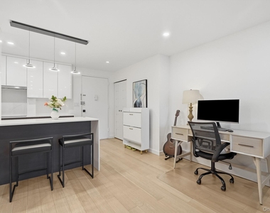 560 Halstead Avenue - Photo Thumbnail 6