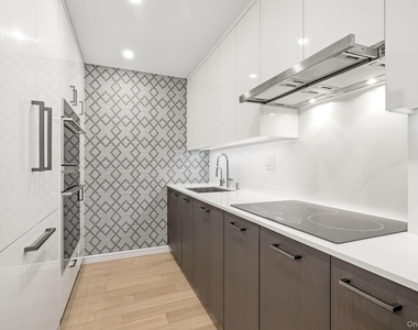 560 Halstead Avenue - Photo Thumbnail 10