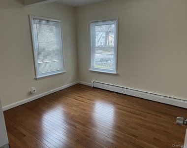 44 Graywood Road - Photo Thumbnail 7