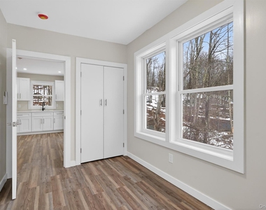 303 Main Street - Photo Thumbnail 7