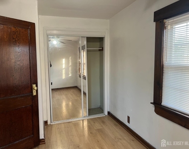 138 Luther Ave Avenue - Photo Thumbnail 3