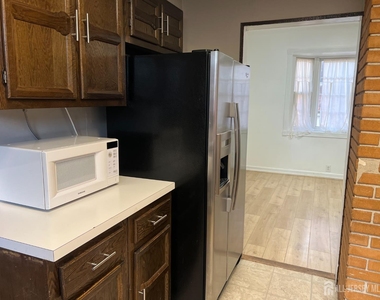138 Luther Ave Avenue - Photo Thumbnail 7