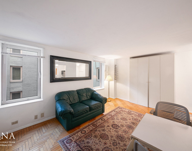 106 Central Park S - Photo Thumbnail 4