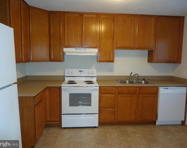 7 Farrell Lane - Photo Thumbnail 2