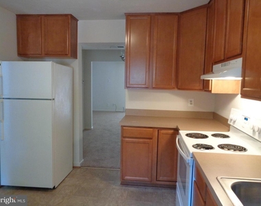 7 Farrell Lane - Photo Thumbnail 3