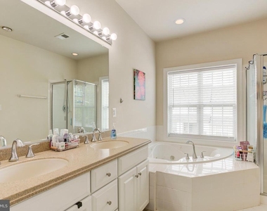 15160 Kentshire Drive - Photo Thumbnail 25