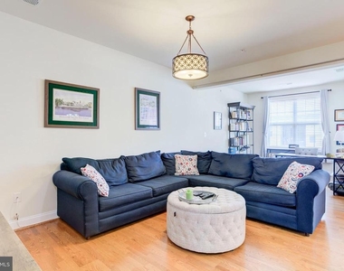 15160 Kentshire Drive - Photo Thumbnail 15