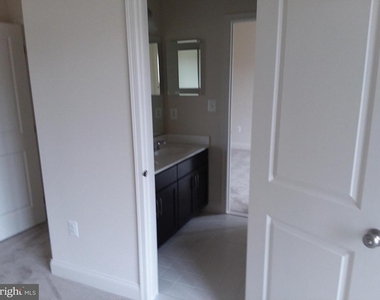 22595 Windsor Locks Square - Photo Thumbnail 16