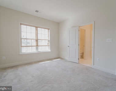 22595 Windsor Locks Square - Photo Thumbnail 46