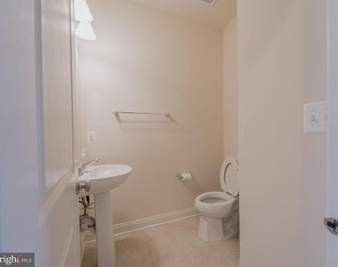 22595 Windsor Locks Square - Photo Thumbnail 39