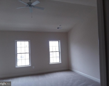 22595 Windsor Locks Square - Photo Thumbnail 15