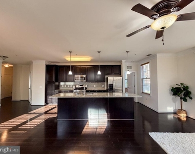 13723 Neil Armstrong Avenue - Photo Thumbnail 5