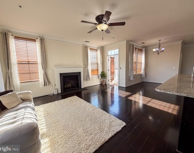 13723 Neil Armstrong Avenue - Photo Thumbnail 8