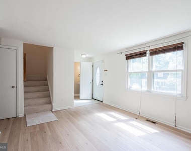 3048 Silent Valley Drive - Photo Thumbnail 9