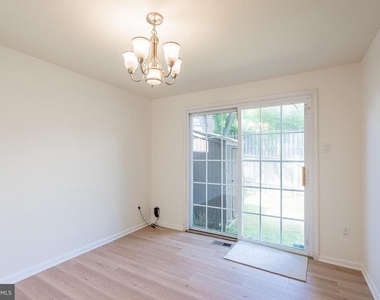 3048 Silent Valley Drive - Photo Thumbnail 10