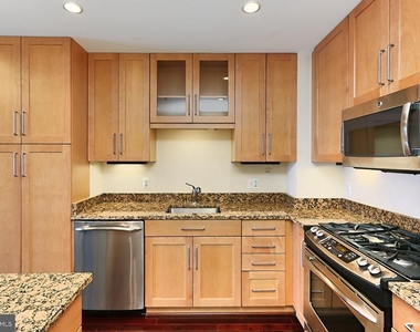 8220 Crestwood Heights Drive - Photo Thumbnail 14