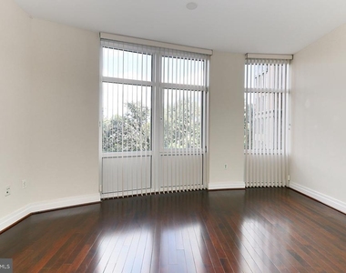 8220 Crestwood Heights Drive - Photo Thumbnail 20
