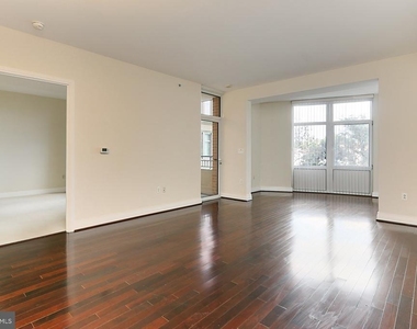 8220 Crestwood Heights Drive - Photo Thumbnail 16