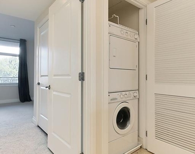 8220 Crestwood Heights Drive - Photo Thumbnail 26