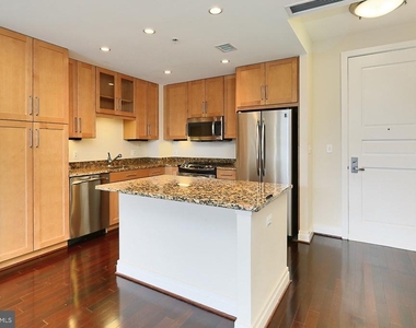 8220 Crestwood Heights Drive - Photo Thumbnail 10