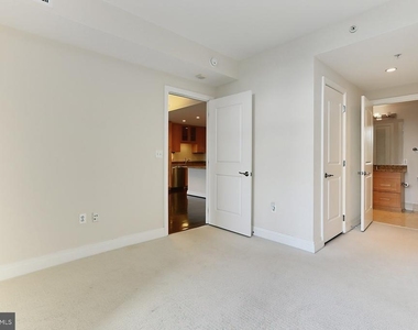 8220 Crestwood Heights Drive - Photo Thumbnail 24