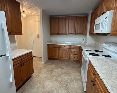 200 N Pickett Street - Photo Thumbnail 5