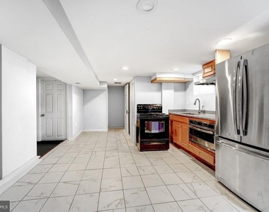 715 N George Mason Drive - Photo Thumbnail 6