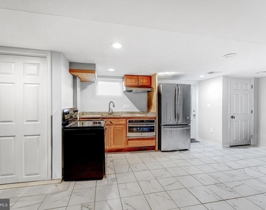 715 N George Mason Drive - Photo Thumbnail 18