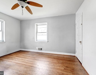 715 N George Mason Drive - Photo Thumbnail 11
