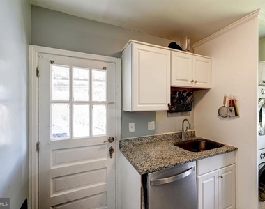 715 N George Mason Drive - Photo Thumbnail 9