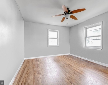715 N George Mason Drive - Photo Thumbnail 13
