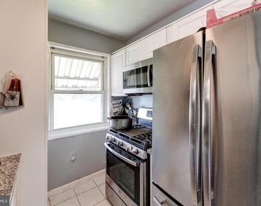 715 N George Mason Drive - Photo Thumbnail 5