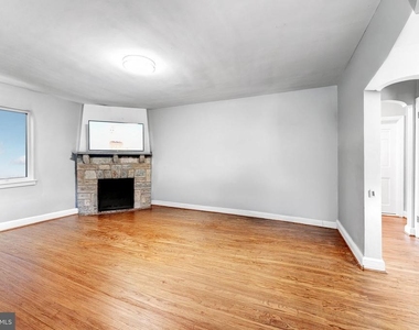 715 N George Mason Drive - Photo Thumbnail 1