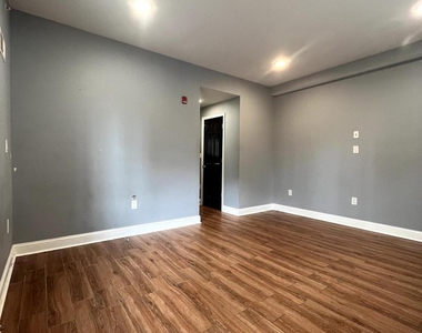 1306 N Carlisle Street - Photo Thumbnail 4