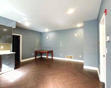 1306 N Carlisle Street - Photo Thumbnail 3