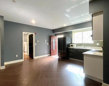 1306 N Carlisle Street - Photo Thumbnail 2