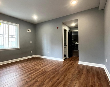 1306 N Carlisle Street - Photo Thumbnail 5
