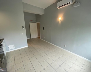 1304 S 9th Street - Photo Thumbnail 1