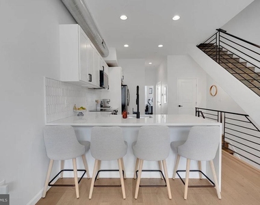 709 N 19th Street - Photo Thumbnail 7