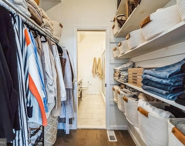 709 N 19th Street - Photo Thumbnail 19
