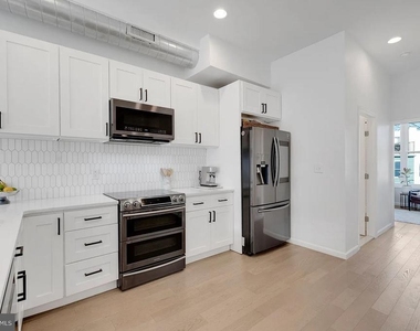 709 N 19th Street - Photo Thumbnail 5
