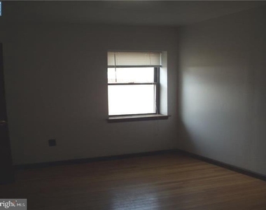 1814 Callowhill Street - Photo Thumbnail 3