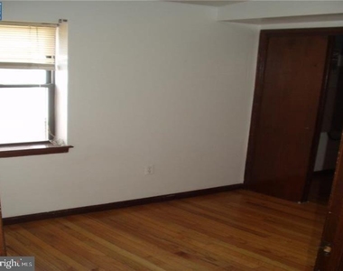 1814 Callowhill Street - Photo Thumbnail 4