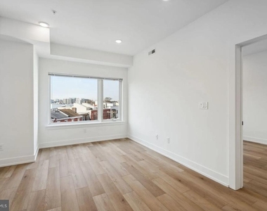 901 Leland - Photo Thumbnail 13